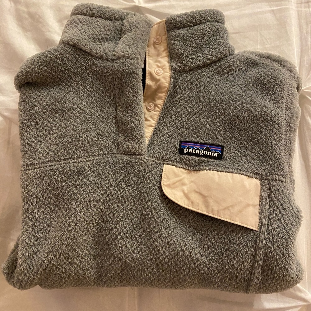 Fuzzy Patagonia pull over.
